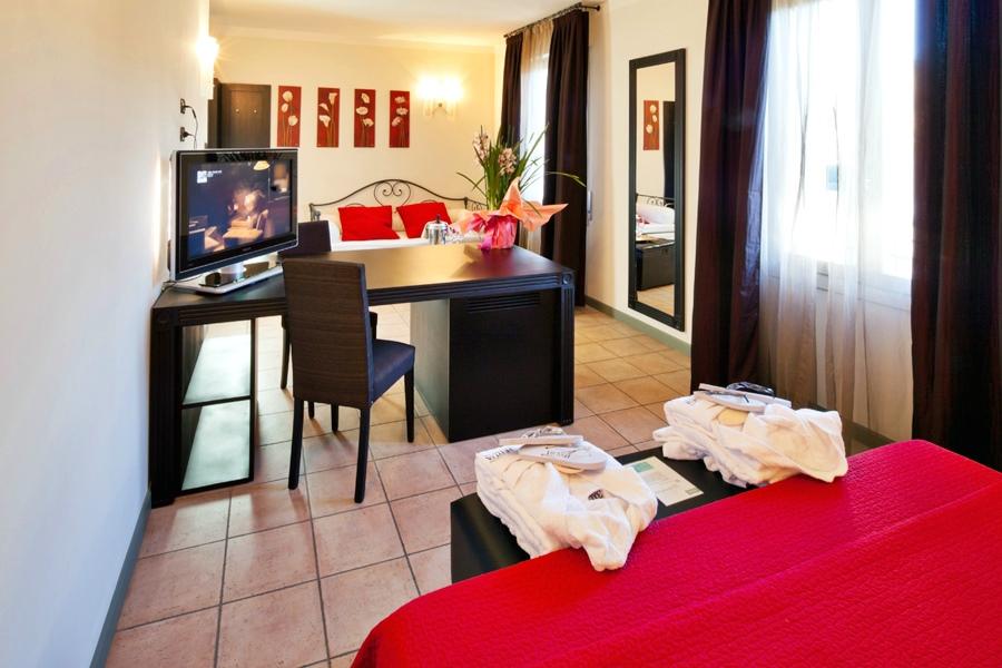 Hotel Helvetia Thermal Spa ポッレッタ・テルメ エクステリア 写真